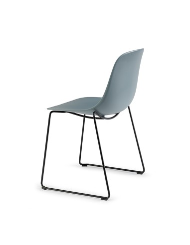 Mobilier contemporain coque plastique et pieds métal
