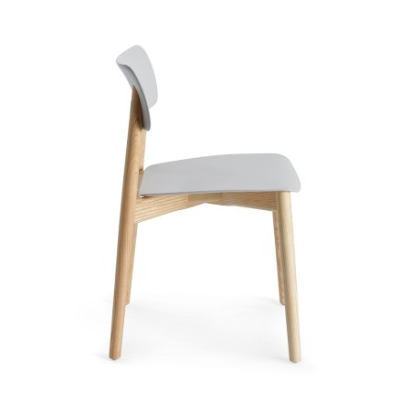 Chaise Eastwood pour salle de restauration - bois et plastique curvé style scandinave 