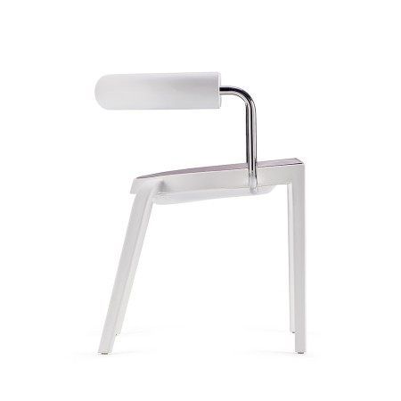 Chaise BI 20’s design blanc cassé en plastique avec dossier arrondi  2