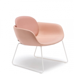 Fauteuil pieds traineau - Peb - Infiniti Design