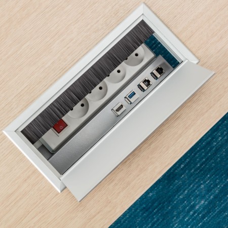 Option possible : médiabox intégrée au plateau de la table