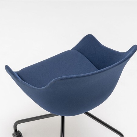 Baltic classic - assise coussin - pieds étoile roulettes