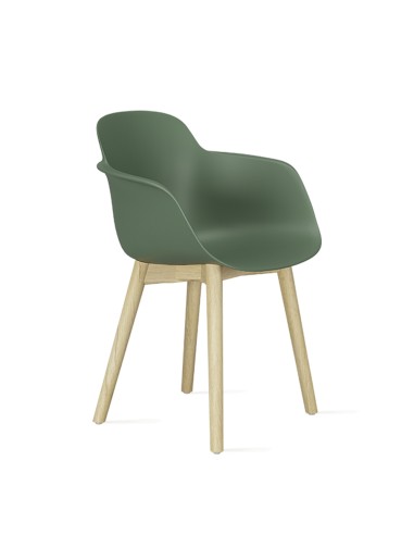 Chaise scandinave avec piètement bois naturel et coque plastique