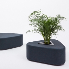 Pouf design avec un pot central pour plantes -  Hana - MDD - HN03