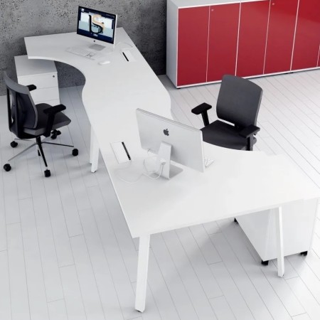 Bureau Ogi A compact avec plateau en bois clair et piétement foncé 2