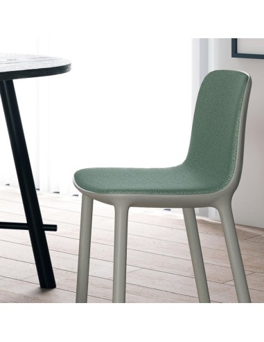 Chaise monobloc Freya – plastique recyclé au design épuré