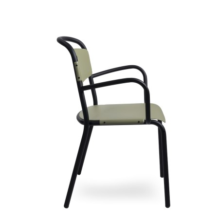 Mobilier intérieur Skol – chaise empilable avec accoudoirs intégrés
