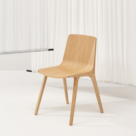 Chaise en bois clair ambiance scandinave design SEAME 4 pieds 