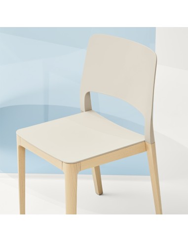 Chaise design Settesusette ambiance vintage blanc 