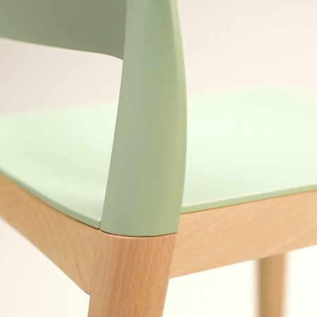 Chaise design Settesusette avec pieds en bois de hêtre naturel vert zoom
