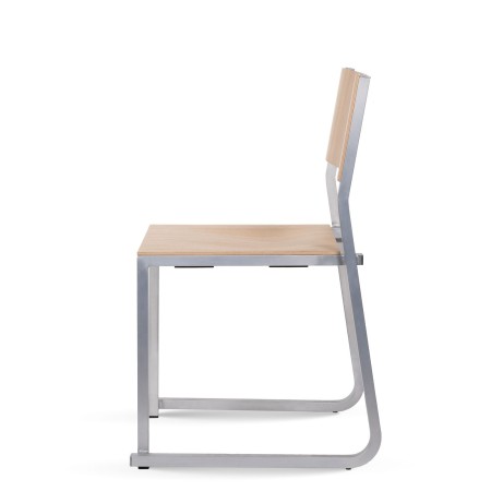 GT01 – Chaise empilable en métal et bois, parfaite pour les environnements modernes ou professionnels