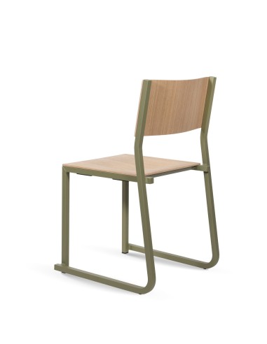 Chaise GT01 – Design industriel chic avec structure métallique fine et assise en bois clair