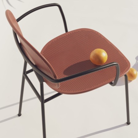 Chaise Tondina Slim – Mobilier d’extérieur élégant avec accoudoirs, parfait pour terrasses et jardins