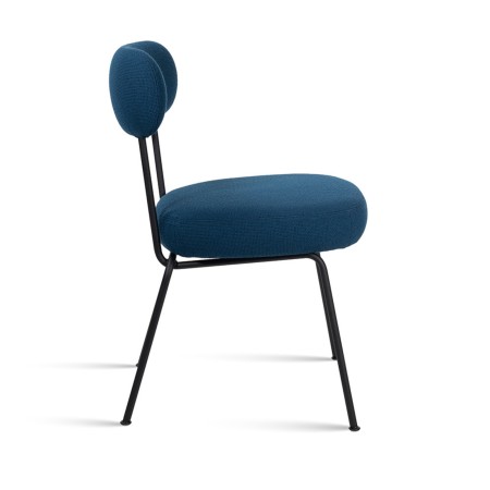 Takumi – Chaise en tissu confortable avec finition soignée, idéale pour les environnements élégants