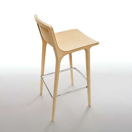 Vue de haut du tabouret en bois Seame avec repose pieds