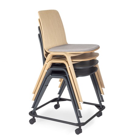 Chaise en bois empilable à l'assise rembourrée - Woodstock