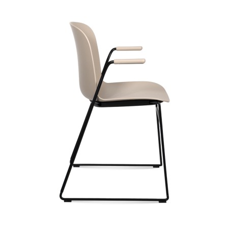 Chaise empilable avec coque plastique et base filaire – Relief