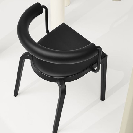 Chaise BI 20’s design blanc cassé en plastique avec dossier arrondi 2