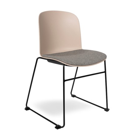 Chaise traîneau RELIEF avec assise rembourrée en tissu gris et coque beige