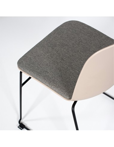 Mobilier d’accueil tissu avec piètement traîneau – Relief