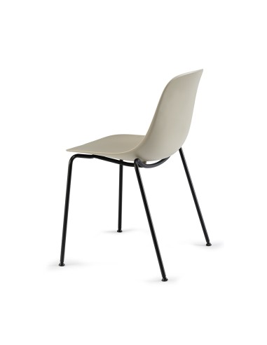 Chaise design en plastique pour extérieur