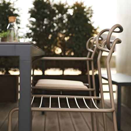 Chaise complétement en acier - design contemporain Uti