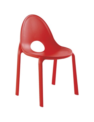Chaise Drop rouge en plastique avec design ergonomique et trou dans le dossier