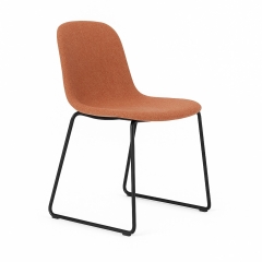chaise à piètement traîneau design