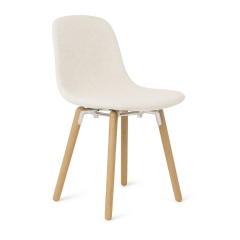 chaise en tissu avec pieds en bois