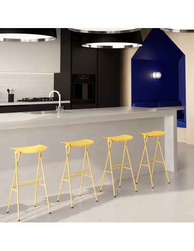 Tabourets de cuisine jaunes en acier et plastique - bar de cuisine et espace de coworking