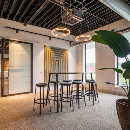 Tabouret à l'assise fixe en plastique - pour cafétaria ou coworking ROUND&ROUND 2