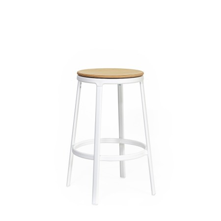 Tabouret haut ROUND&ROUND avec assise fixe en bois clair et structure blanche, style moderne