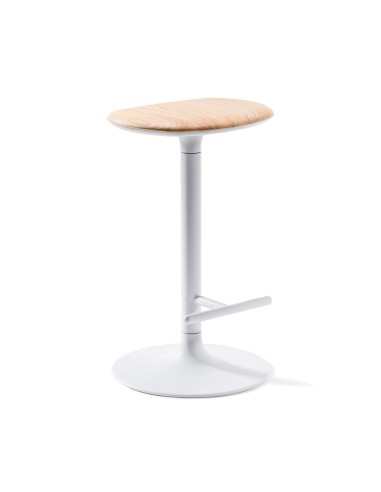 Tabouret de cuisine Flink Wood en bois clair, pivotant avec piètement blanc, repose-pieds intégré
