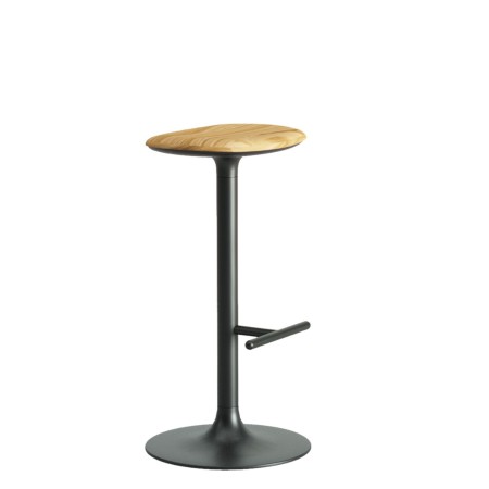 Tabouret haut Flink modèle bar en bois naturel avec structure acier noire, style moderne épuré