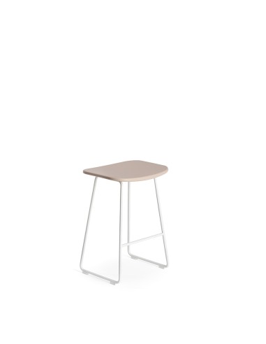 Tabouret bas Klejn en plastique beige clair avec piètement en acier blanc