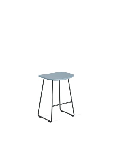 Tabouret bas Klejn en plastique bleu ciel avec piètement en acier noir