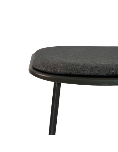 Assise en tissu du tabouret bas KLEJN - pratique, confortable et léger pour salle d'attente ou bureau