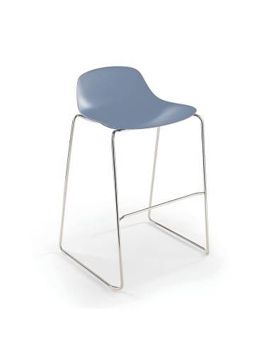 Tabouret de cuisine bleu avec assise en plastique et pieds en traîneau - stabilité et modernité