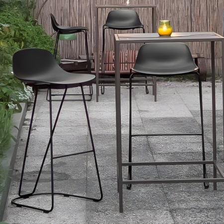 Tabouret Pure Loop Mini Dandy extérieur avec coque plastique et pieds traîneau peints 2