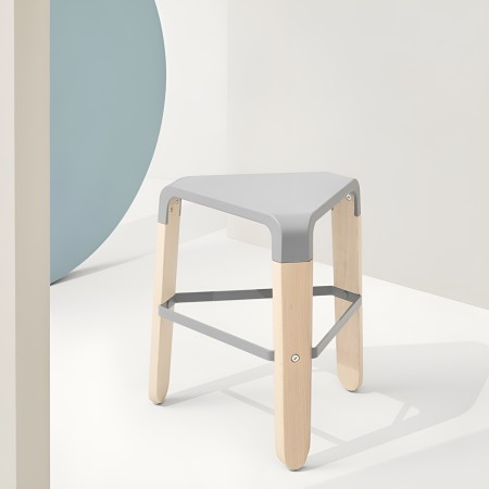 Tabouret bas Picapau 46,5cm - plastique et hêtre - assise moderne et pratique