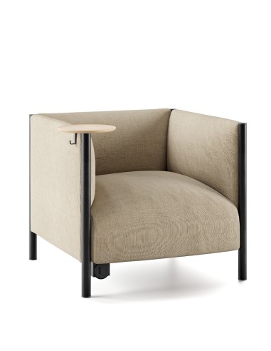 Fauteuil Waffle One beige avec tablette latérale en bois clair – accoudoirs hauts et assise confortable