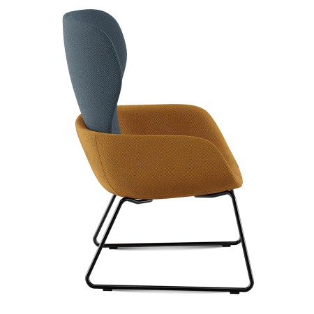 Fauteuil Peb Sled Modesty Back dossier bleu et assise jaune, piètement traîneau noir - confort maximal