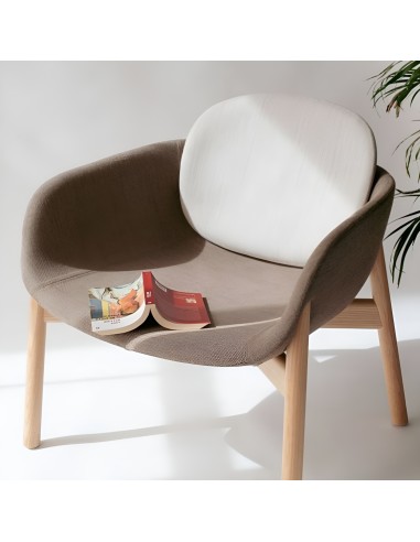 Chaise fauteuil confortable et accueillant - bois et tissu brun, blanc - PEB dossier bas