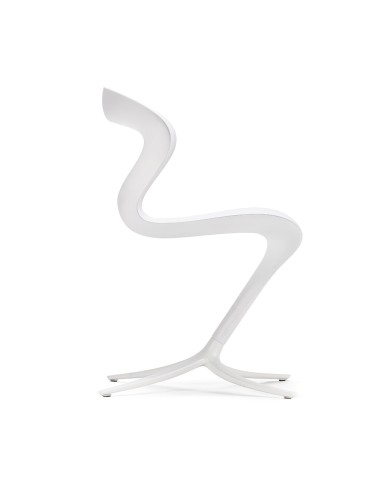 Chaise Callita blanche – profil latéral montrant les lignes fluides