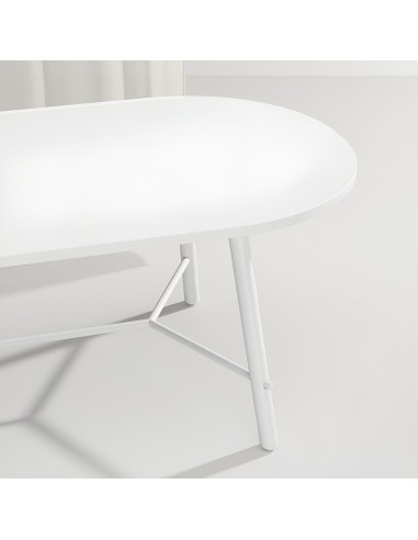 Table blanche en acier et plastique pour réunion et salle de pause - style moderne et épuré