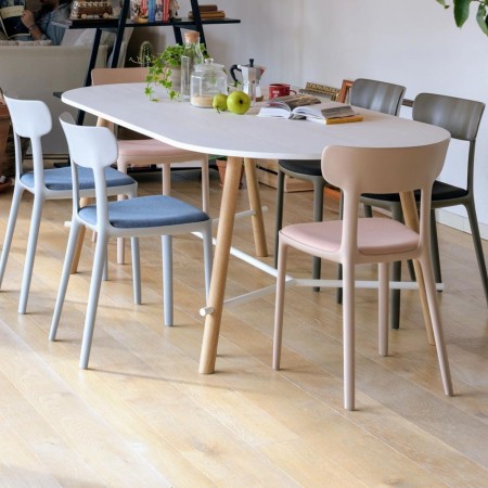 Chaise Canova en plastique recyclé avec assise rembourrée – version intérieure salle de pause