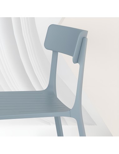 Chaise bleue en aluminium et plastique pour bistrot et restauration design minimaliste - Ruelle