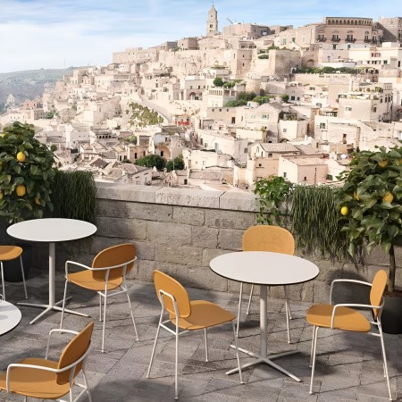 Chaise Tondina Pop – Assise ergonomique et accoudoirs intégrés pour un usage intérieur confortable 2