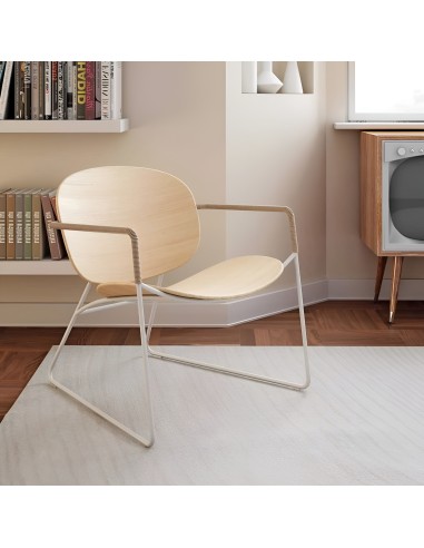 Fauteuil Tondina Lounge bois naturel avec structure blanche dans un salon moderne