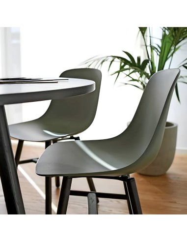 Détail de la coque en plastique teinté de la chaise Pure Loop Mono Retro en vert